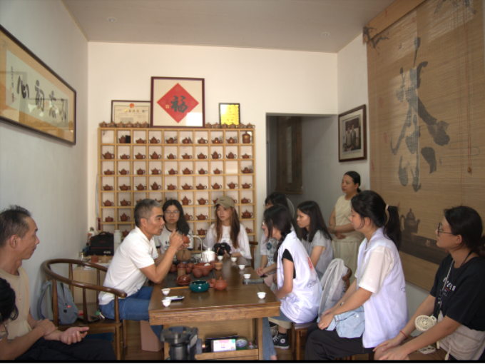 1950424223WKROQV.png
